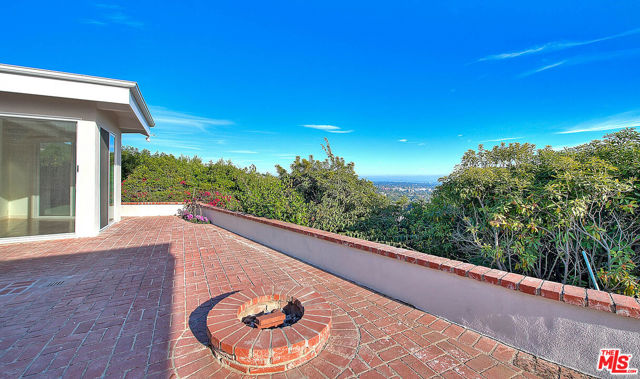 Drew Fenton | 1127 Lachman Lane Pacific Palisades CA | MLS: 6876305