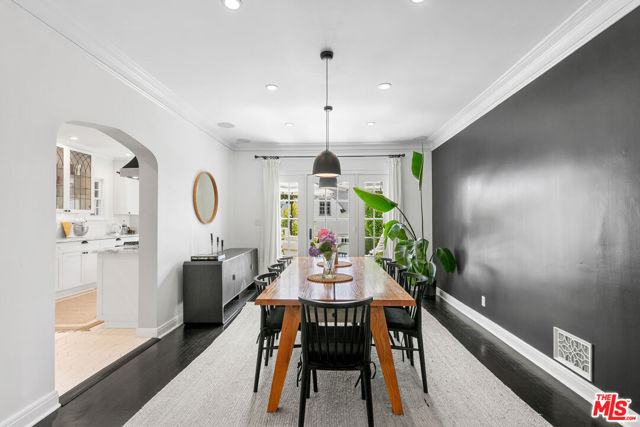 10736 Le Conte Avenue, Los Angeles CA: https://media.crmls.org/mediaz/019ad17e-dd15-4d46-b5d9-b5edcc3717e9.jpg