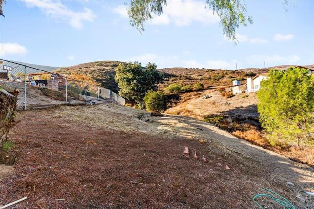 16310 Oak Springs Dr, Ramona CA: https://media.crmls.org/mediaz/019bb7d3-0ba7-41c5-8940-c661480aa116.jpg
