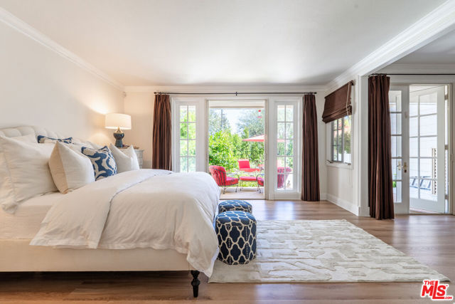 12555 The Vista, Los Angeles CA: https://media.crmls.org/mediaz/019c3fed-b980-4816-9a0a-4934e5851dd9.jpg
