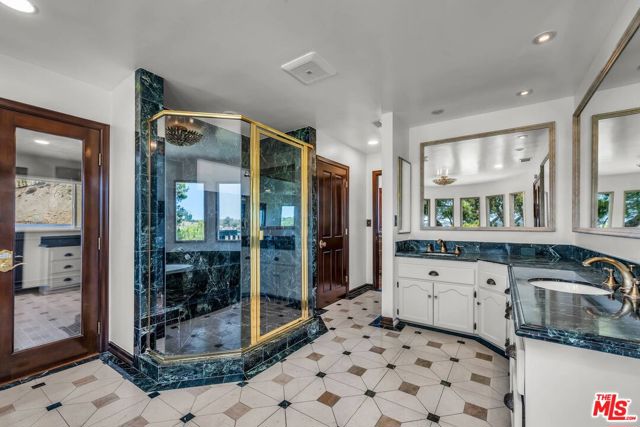 4 Bed Home for Sale in Los Angeles, California