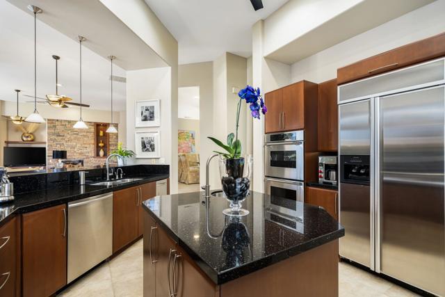 50240 Via Amante, La Quinta CA: https://media.crmls.org/mediaz/019cb91b-274c-4569-8535-78a1bf1aa252.jpg
