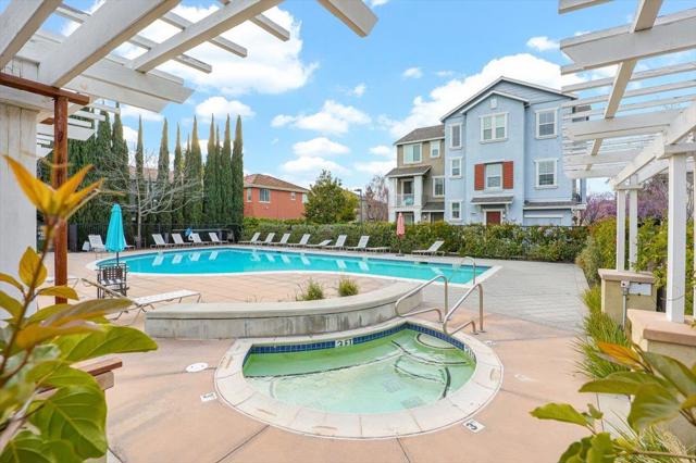 193 Fable Court, Mountain View CA: https://media.crmls.org/mediaz/019cce56-54cc-4b5c-bd81-5390d0f844c1.jpg