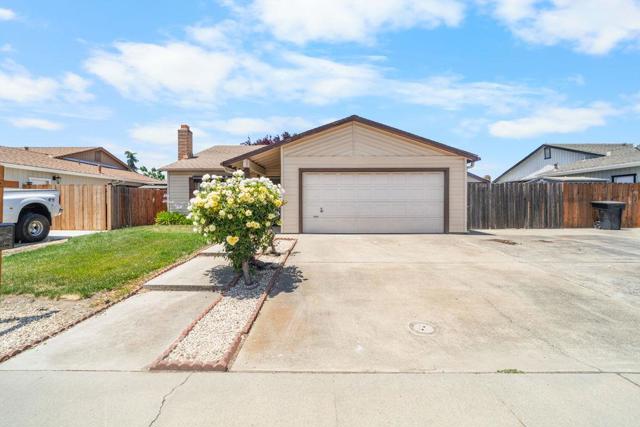 257 Robert Avenue, Ripon CA: https://media.crmls.org/mediaz/019d65dd-26a0-4ac2-9855-a0ee822ed0dd.jpg