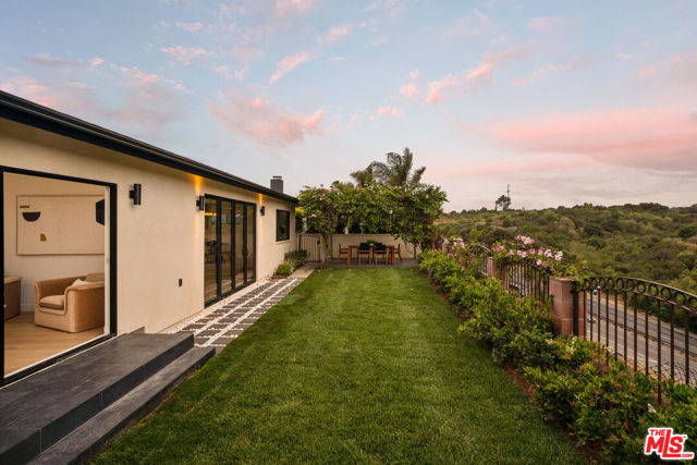 4731 Don Miguel Drive, Los Angeles CA: https://media.crmls.org/mediaz/019d6b48-8111-4694-84a4-451483f2794d.jpg
