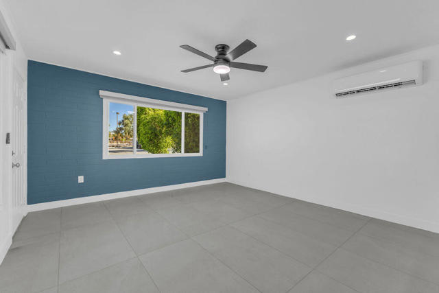 44635 San Carlos Avenue, Palm Desert CA: https://media.crmls.org/mediaz/019d8a5f-87e5-4794-92cf-5ac7acc5427b.jpg