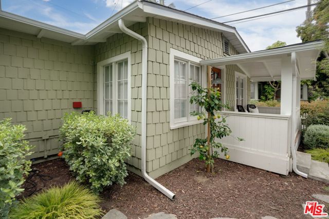 2644 5th Street photo 4