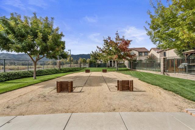 130 Lusitano Way, Gilroy CA: https://media.crmls.org/mediaz/019e40bd-db8a-4925-98de-73415c2f6f2b.jpg