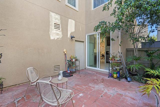 1445 Caminito Sicilia, Chula Vista CA: https://media.crmls.org/mediaz/019f4eef-a86f-49f4-95c5-e7bc685a2e2b.jpg
