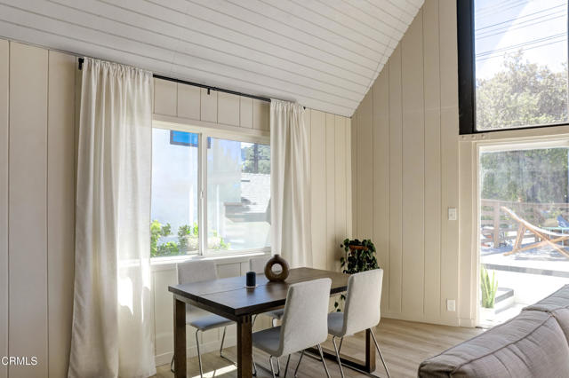 Detail Gallery Image 7 of 30 For 7539 Valaho Dr, Los Angeles,  CA 91042 - 3 Beds | 3 Baths