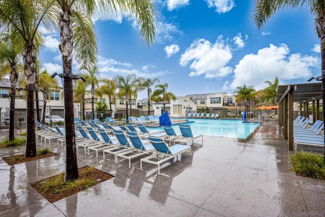 2097 Bluestone Cir, Chula Vista CA: https://media.crmls.org/mediaz/019ff2c6-a41a-40cc-b209-af99f45a3de5.jpg
