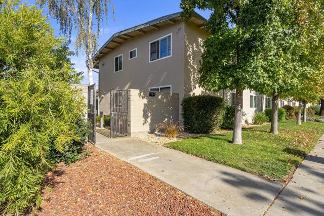 1799 Bradford Way, San Jose CA: https://media.crmls.org/mediaz/01a0c62b-ffab-4711-b51b-4f0799c5d8c7.jpg