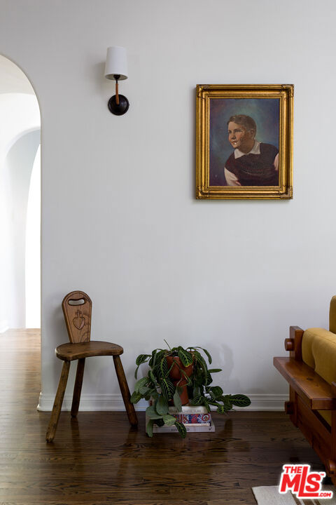https://media.crmls.org/mediaz/01a0e835-6cc0-495a-a90b-299fc77665e7.jpg?preset=X-Large