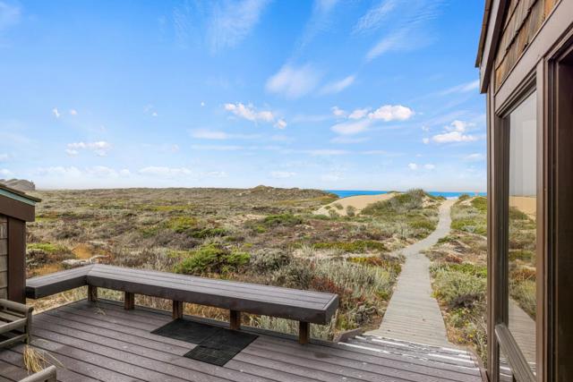 188 Monterey Dunes Way, Moss Landing CA: https://media.crmls.org/mediaz/01a13622-2050-4149-a2b5-0a78b2ce66fe.jpg