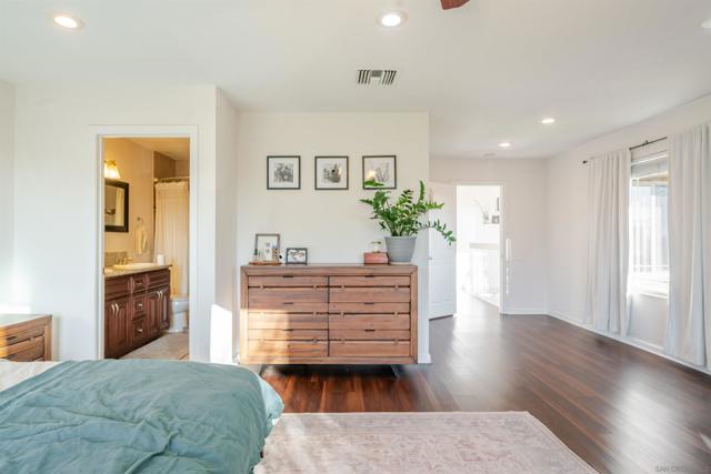 140 Rainier Ct, Chula Vista CA: https://media.crmls.org/mediaz/01a15319-f7c8-4dd5-8f3c-55e2294a72e0.jpg