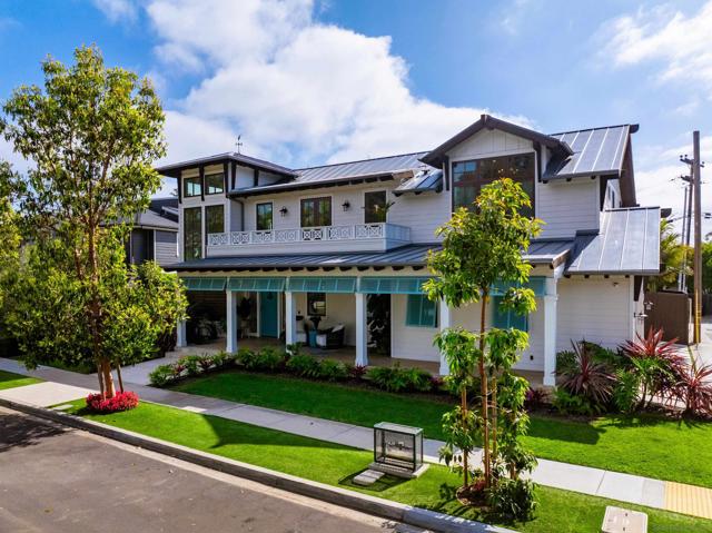 1040 Pine St, Coronado CA: https://media.crmls.org/mediaz/01a16596-66ff-419b-b054-6beb7916808b.jpg