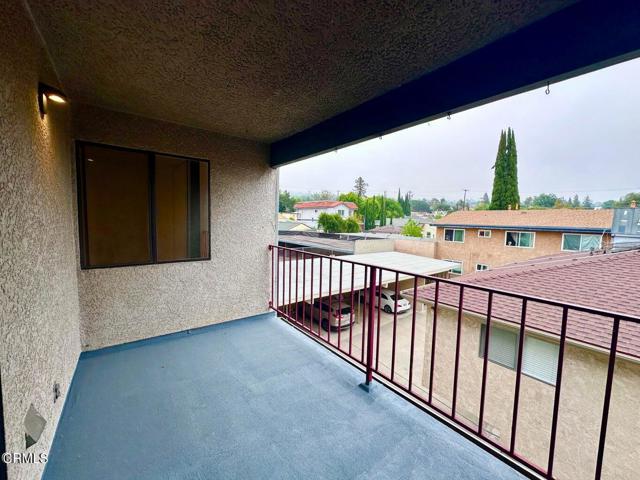 3239 Altura Avenue, Glendale CA: https://media.crmls.org/mediaz/01a1a75e-2961-4f13-9dba-b3f1a55765ee.jpg
