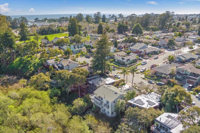 304 Harbor Drive, Santa Cruz CA: https://media.crmls.org/mediaz/01a1fdbf-2252-4f0e-8e35-eb39f9cd180d.jpg