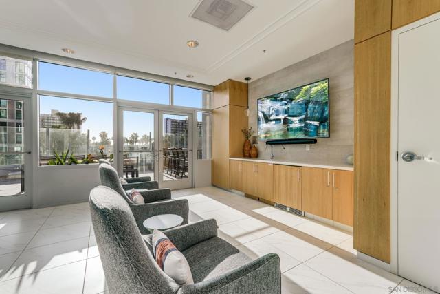 1262 Kettner Blvd, San Diego CA: https://media.crmls.org/mediaz/01a205da-bedf-47e4-be08-54f0665f73c9.jpg