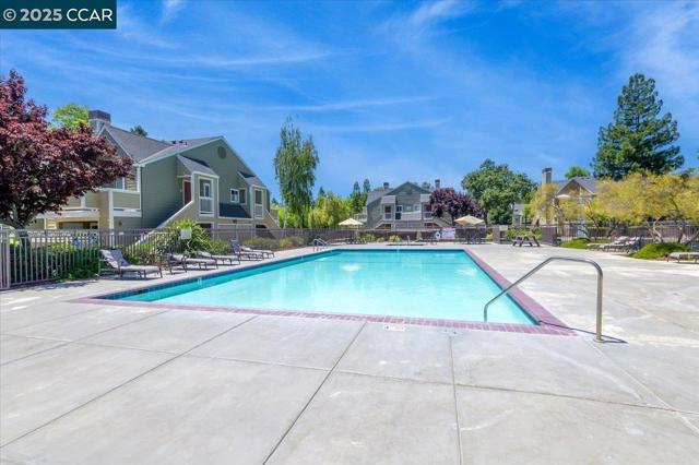 115 Reflections Dr, San Ramon CA: https://media.crmls.org/mediaz/01a28915-c998-4b74-98fe-92cff5d4fbff.jpg