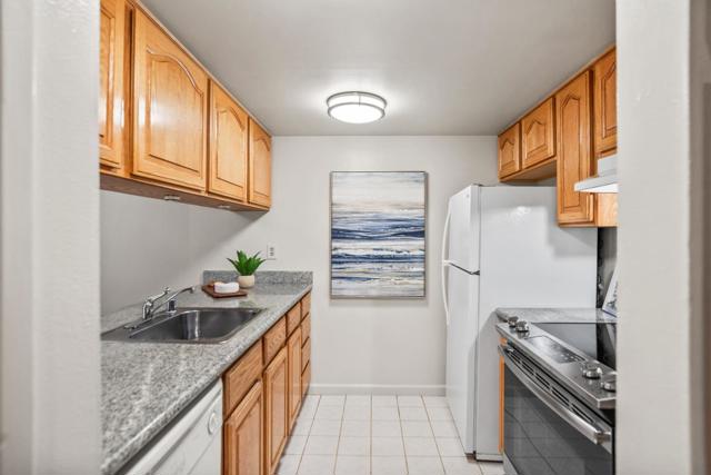 205 W Red Oak Drive, Sunnyvale CA: https://media.crmls.org/mediaz/01a3228d-709b-43fa-a379-9a68e1c4d06f.jpg