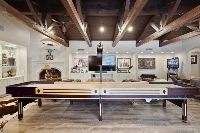 13371 Summit Cir, Poway CA: https://media.crmls.org/mediaz/01a37877-41d9-4fdb-8d3a-4658c0c5723b.jpg