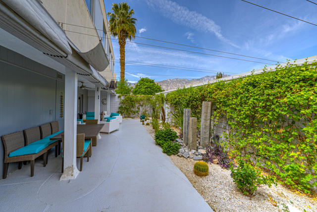 477 Desert Lakes Drive, Palm Springs CA: https://media.crmls.org/mediaz/01a4742f-52ad-4972-b2c0-f0e6f5851a56.jpg