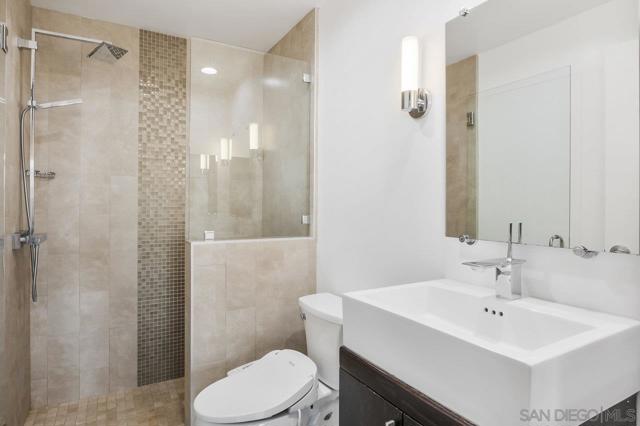 877 Island Ave, San Diego CA: https://media.crmls.org/mediaz/01a49883-a587-4d25-a74d-6b08683bbaa4.jpg
