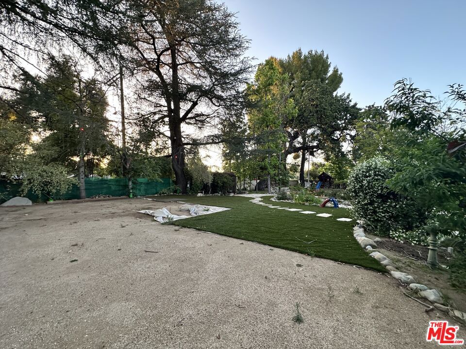 https://media.crmls.org/mediaz/01a57eb5-6e78-4126-af27-d28cd8eeaf13.jpg?preset=X-Large