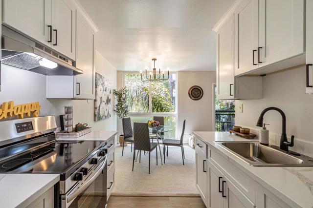 181 Del Medio Avenue, Mountain View CA: https://media.crmls.org/mediaz/01a5d1e7-e8a5-4d0a-b530-1388a96676db.jpg