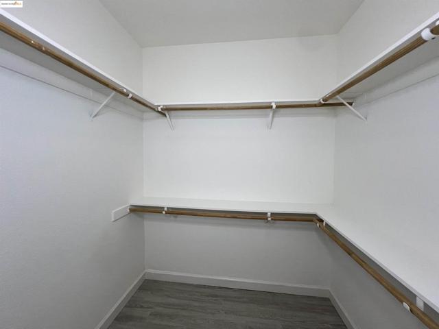 1371 Brooktrail Dr, Pittsburg CA: https://media.crmls.org/mediaz/01a60141-f8e3-4640-b340-7fe2036248ff.jpg