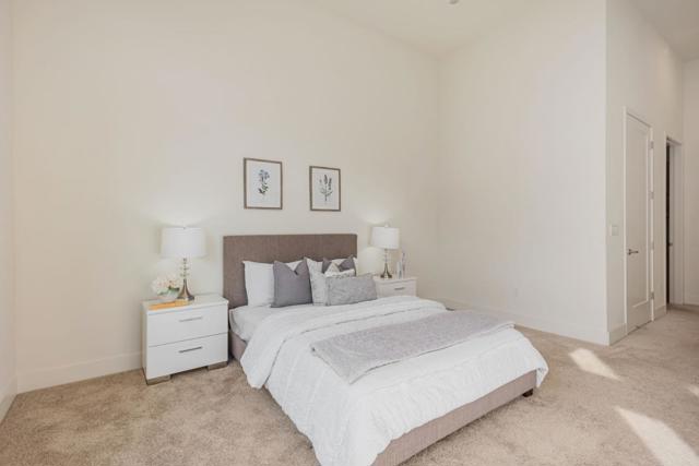 1028 Foster Square Lane, Foster City CA: https://media.crmls.org/mediaz/01a62115-c1e7-493a-be66-3762e560780d.jpg