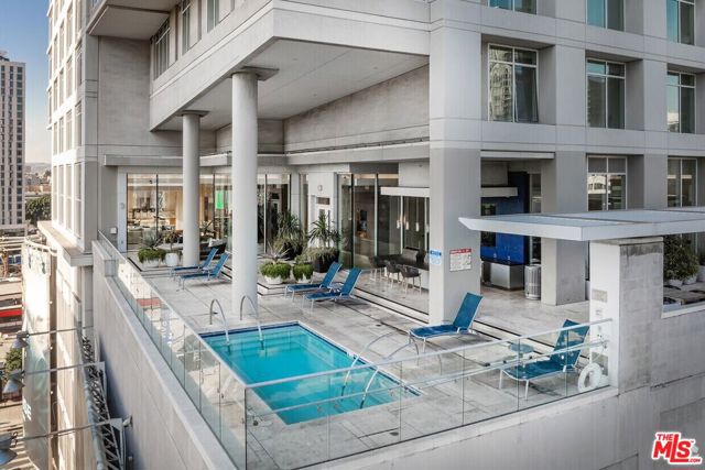 717 W Olympic Boulevard, Los Angeles CA: https://media.crmls.org/mediaz/01a62d6e-2e32-4f2d-b8d4-fc5e6d96eaee.jpg
