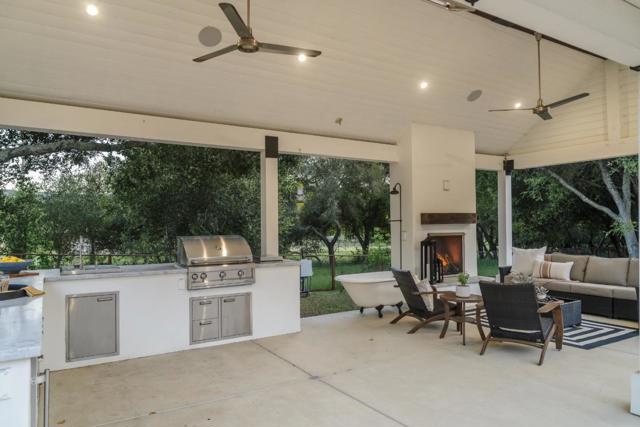 10555 Watsonville Road, Gilroy CA: https://media.crmls.org/mediaz/01a6804e-77ef-471f-a9b5-faea5c8f6b45.jpg