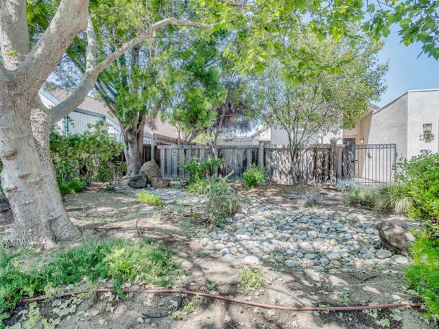 1725 Silver Glen Court, San Jose CA: https://media.crmls.org/mediaz/01a6a0f5-a1c5-4e8a-a28b-cecdf2a4e397.jpg
