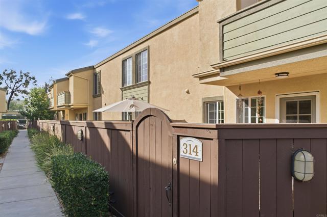 Detail Gallery Image 2 of 25 For 5402 Balboa Arms Dr #314,  San Diego,  CA 92117 - 2 Beds | 2 Baths