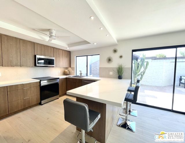 2234 S Linden Way, Palm Springs CA: https://media.crmls.org/mediaz/01a7318f-b6a5-4064-8192-bdabf0a73bc5.jpg