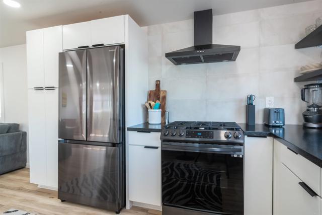 699 N Vulcan Avenue, Encinitas CA: https://media.crmls.org/mediaz/01a85df1-623f-4ce2-9fcb-c3c6934c7e66.jpg