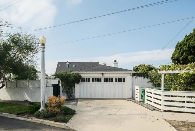 1011 Devonshire Drive, San Diego CA: https://media.crmls.org/mediaz/01a885cd-c9d6-4cd2-bcef-50fbb1f59488.jpg