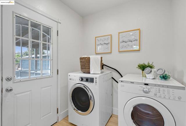 5315 Camden St, Oakland CA: https://media.crmls.org/mediaz/01a93a75-df0c-41cf-b815-4b33206b4577.jpg