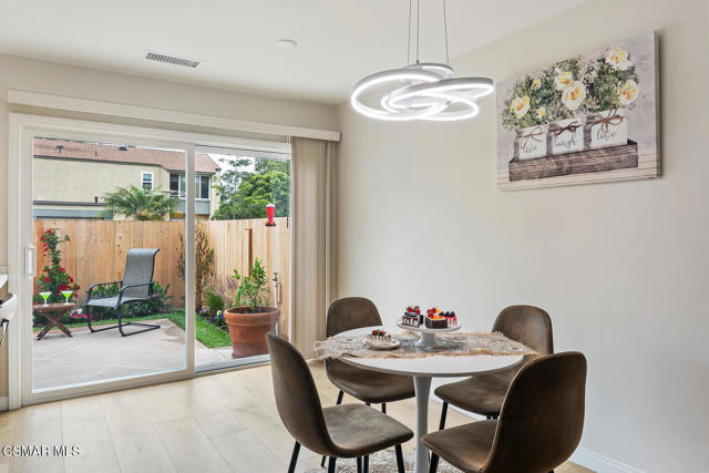 1617 Beagle Court, Ventura CA: https://media.crmls.org/mediaz/01a9b887-297f-4130-84a9-6b9506b822cc.jpg