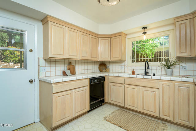 Detail Gallery Image 29 of 51 For 4920 Lowell Ave, Glendale,  CA 91214 - 4 Beds | 2 Baths