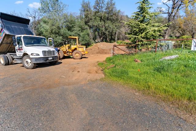 10264 Combie Road,  CA: https://media.crmls.org/mediaz/01a9cb89-588d-4744-bd58-bc740fff80f8.jpg