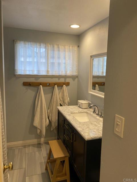 Detail Gallery Image 5 of 19 For 17248 Bernardo Oaks Dr., San Diego,  CA 92128 - 3 Beds | 2 Baths