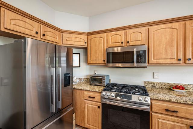 78902 Chardonnay Way, Palm Desert CA: https://media.crmls.org/mediaz/01aa52f2-b2ef-4fd7-ae58-4c72caa99d30.jpg