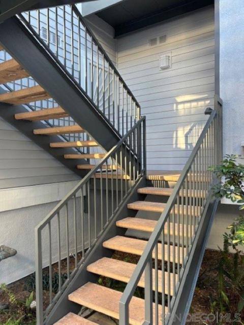 8641 Via Mallorca, La Jolla CA: https://media.crmls.org/mediaz/01aba9f0-b32f-401e-853e-ad1b9f6feb3c.jpg