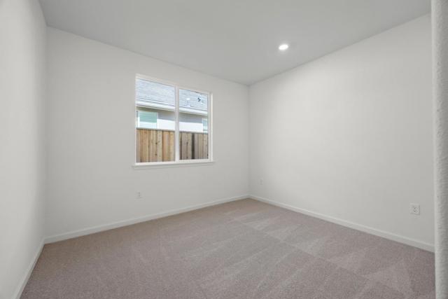 1911 Hydrangea Dr, Hollister CA: https://media.crmls.org/mediaz/01abf90a-be48-4647-98a6-f1be460b2ae9.jpg