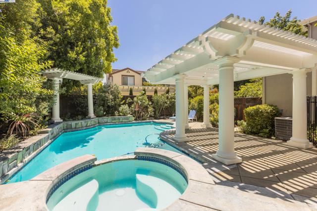 5633 Selena Ct, Pleasanton CA: https://media.crmls.org/mediaz/01abfa46-3b17-4c15-897c-ffc26f25a3e5.jpg