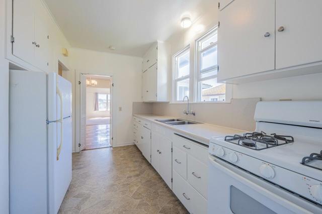 206 Cypress Avenue, Pacific Grove CA: https://media.crmls.org/mediaz/01ac58c7-f010-4b18-81ff-75ce6a8b9e9d.jpg