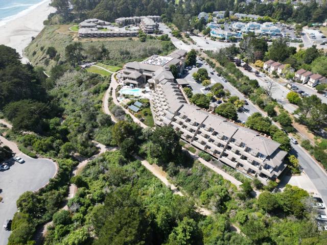302 Seascape Resort Drive, Aptos CA: https://media.crmls.org/mediaz/01acc780-fa1d-40bf-8058-6589dfc03239.jpg